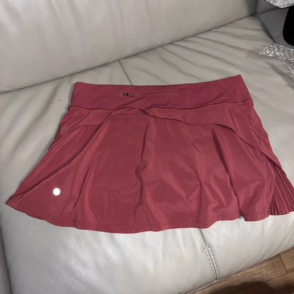 LULULEMON Play Off The Pleats Skirt SZ 10 "Misty Merlot" - Picture 5 of 13